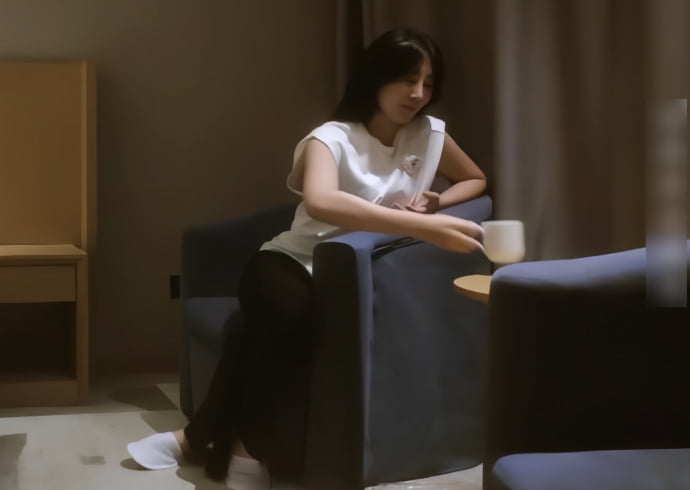 教父探花: 嘴上疯狂吐槽前任, 床上却判若两人, 175cm长腿妹, 反差感拉满!-芙莉妹